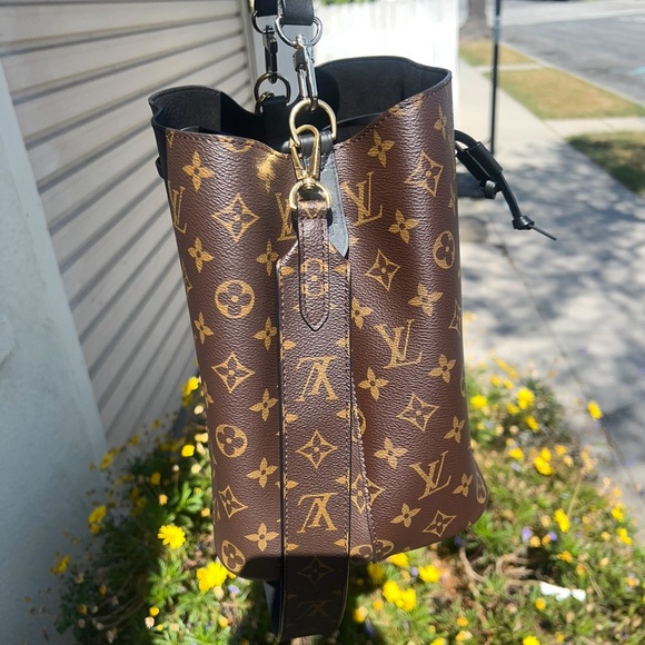 ❤️ NEONOE - MONO/BLK ❤️ - Picture 8 of 13